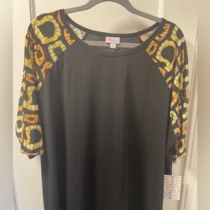 Nwt Lularoe Halloween vampire fang sleeve black irma shirt size large